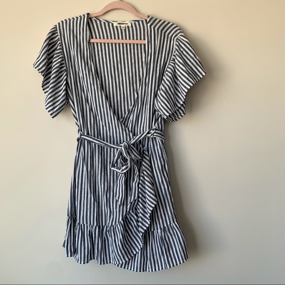 Miken Swim Striped Coverup Ruffle Wrap Short Sleeve Size Medium Navy White